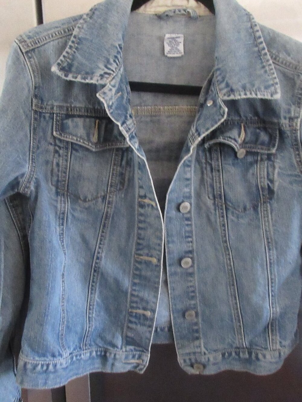 GAP Women’s Light Blue Wash Cropped Denim Jacket s